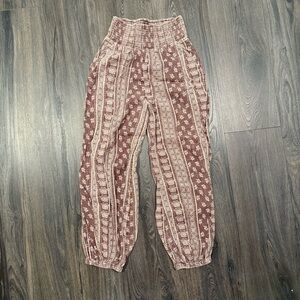 Free People New Romantics High Waisted Boho Pants. EUC.
